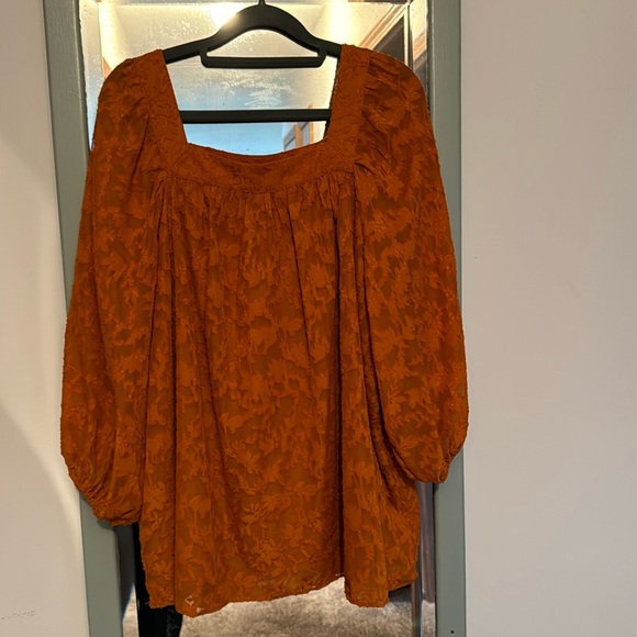 Lauren Conrad orange blouse. Lined body. Blousy 3/4 elastic sleeves. 100% poly. - Picture 1 of 4